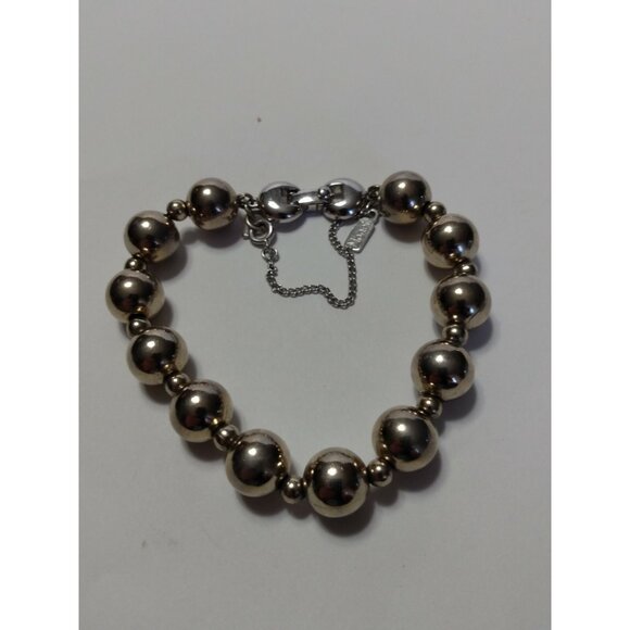 Vintage Signed MONET  Strung Silvertone Balls Bracelet 7 " - Picture 2 of 6